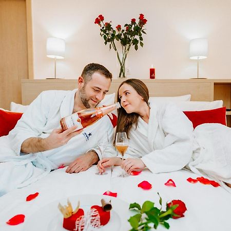 Aquapalace Hotel Prague Čestlice Esterno foto