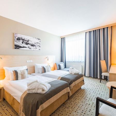 Aquapalace Hotel Prague Čestlice Esterno foto