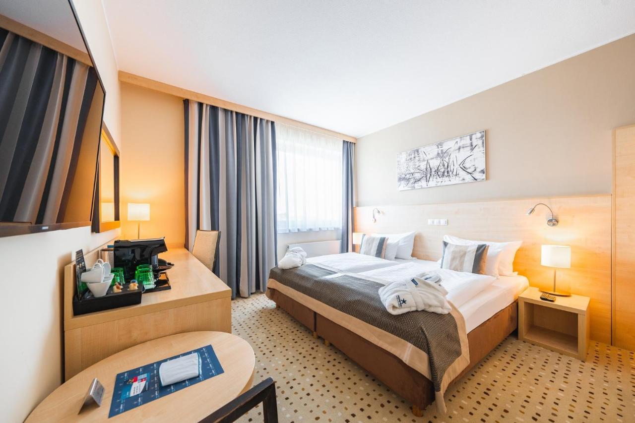 Aquapalace Hotel Prague Čestlice Esterno foto