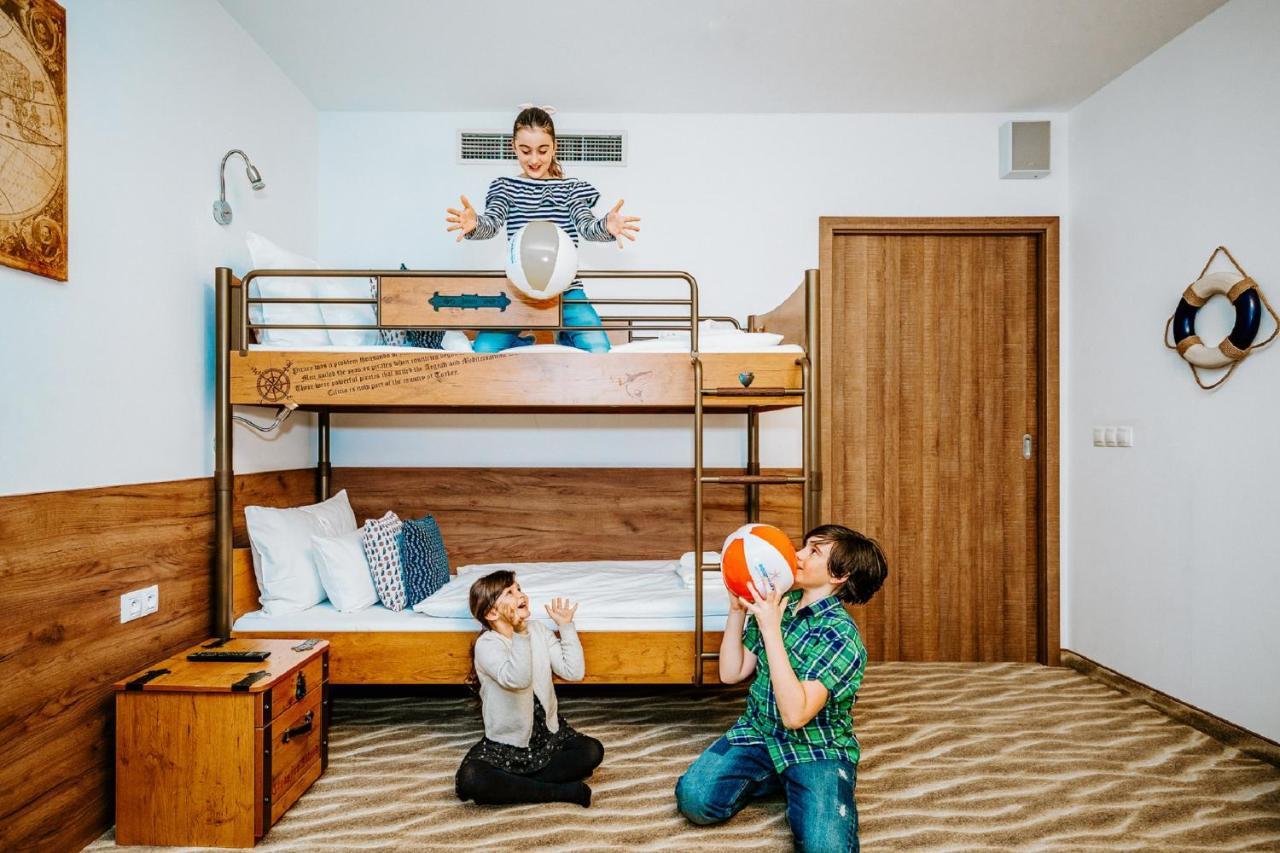 Aquapalace Hotel Prague Čestlice Esterno foto