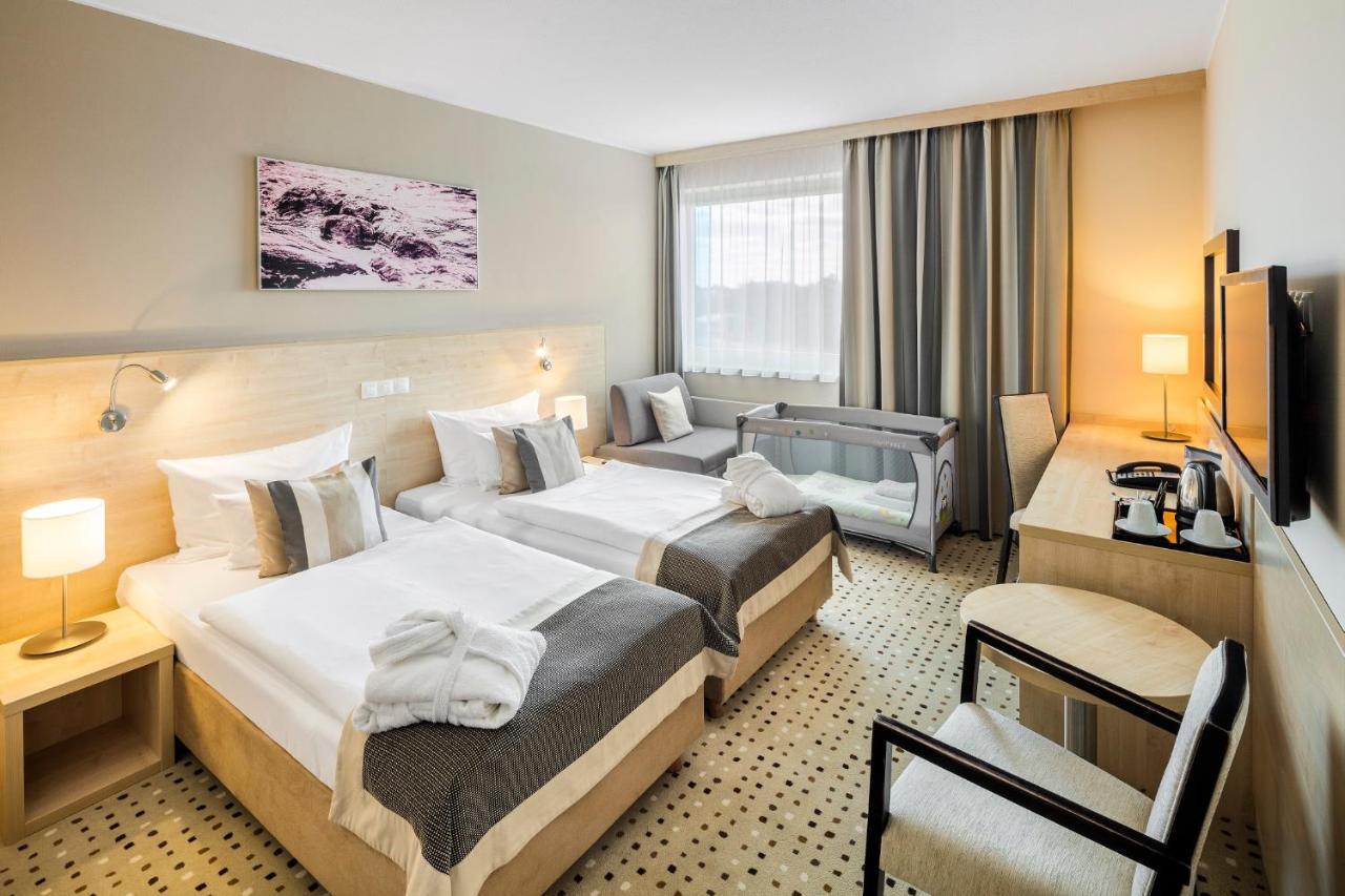Aquapalace Hotel Prague Čestlice Esterno foto